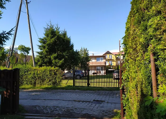 Wczasy Sandi Chlapowo בית אירוח *